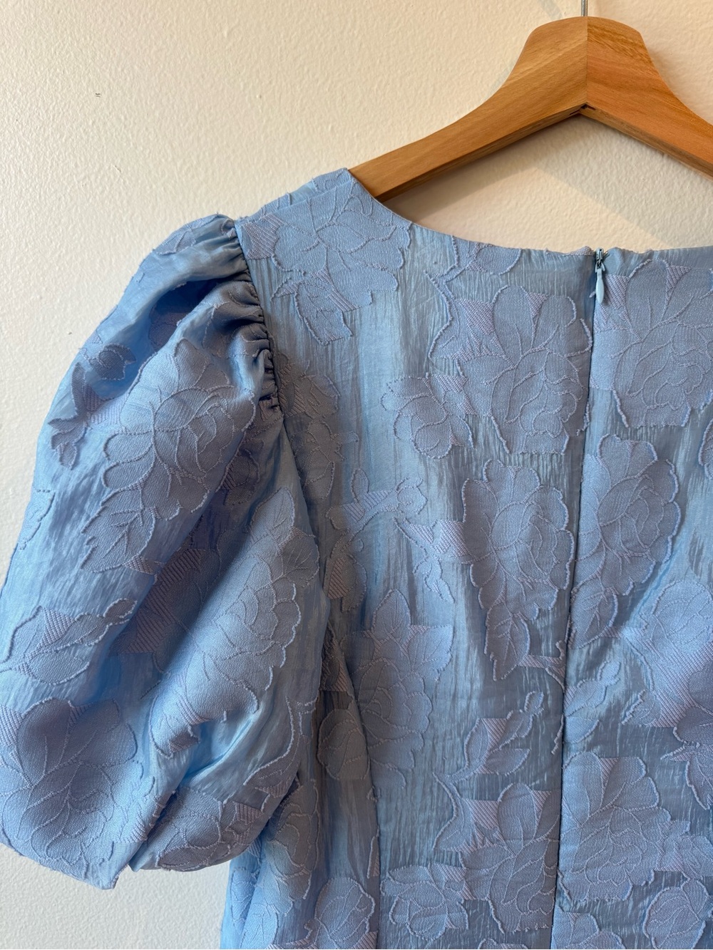 Tuckernuck / Hyacinth House Powder Blue Puff Sleeve Midi Dress - Picture 4 of 4